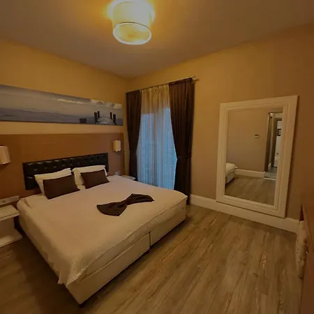Отель Free Parking 3*