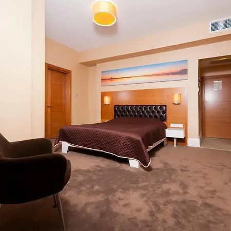 City Hotel