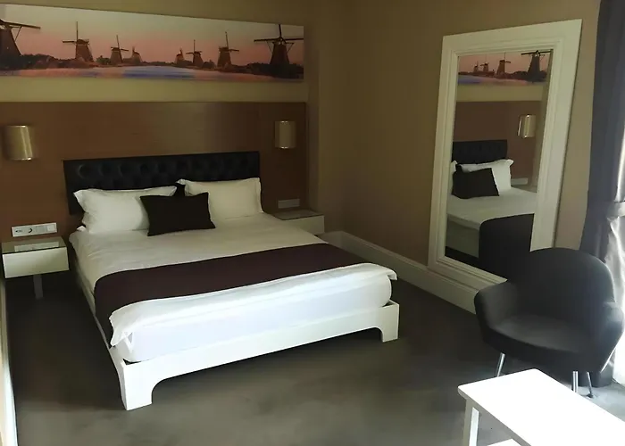 Hotel Free Parking 3*