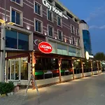 Отель Free Parking 3*