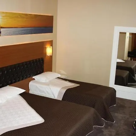 Hotel City 3*