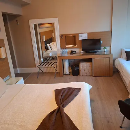 Hotel Free Parking